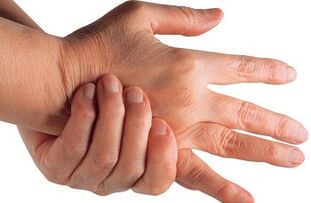 Métodos para tratar el dolor en las articulaciones de los dedos. 