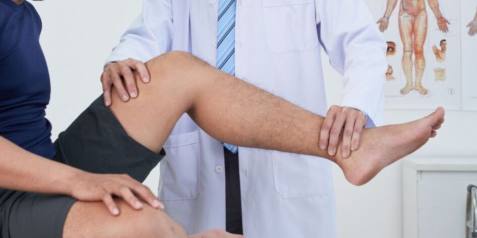 Examen de rodilla en el médico